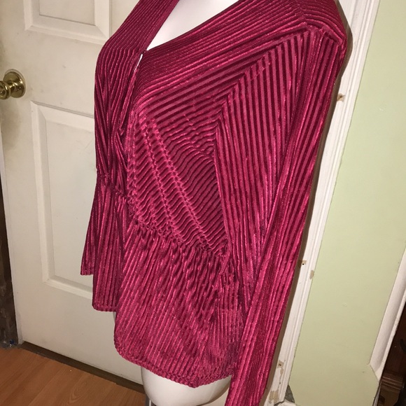 Top - Picture 2 of 4